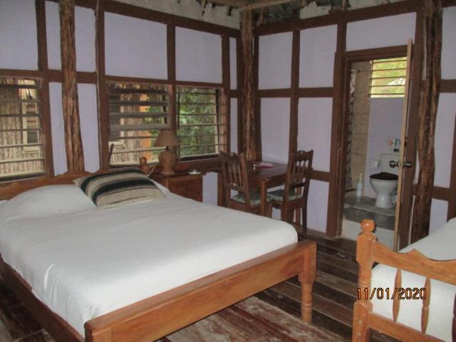 קורוזאל Cerros Beach Inn מראה חיצוני תמונה